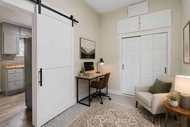 1810 E Walnut Street, Des Moines, IA 50316