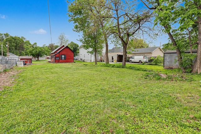 1810 E Walnut Street, Des Moines, IA 50316