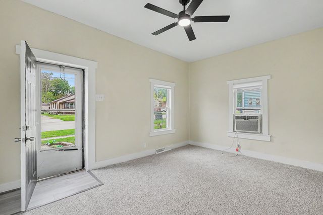 1810 E Walnut Street, Des Moines, IA 50316