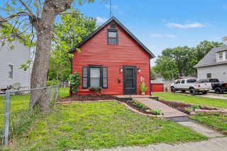 1810 E Walnut Street, Des Moines, IA 50316