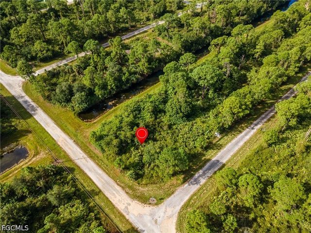 1068 Belmont ST E, Lehigh Acres, FL 33974