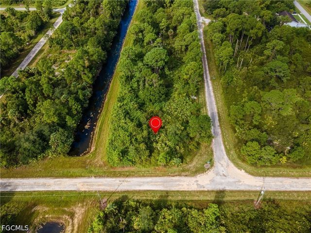 1068 Belmont ST E, Lehigh Acres, FL 33974
