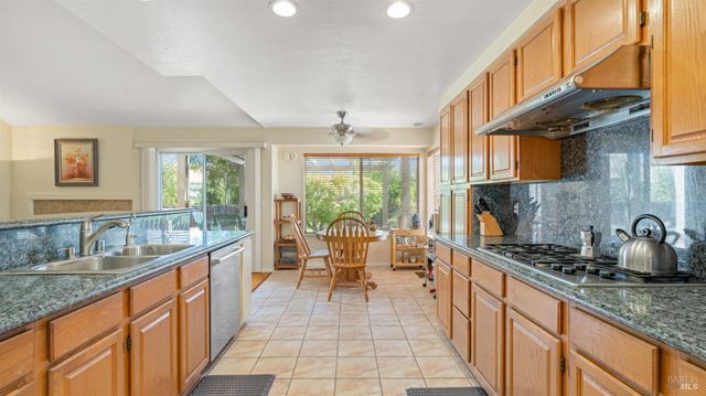 124 Cannes Ct, Fairfield, CA 94534