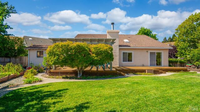 124 Cannes Ct, Fairfield, CA 94534