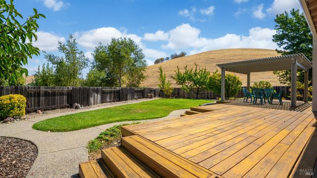 124 Cannes Ct, Fairfield, CA 94534