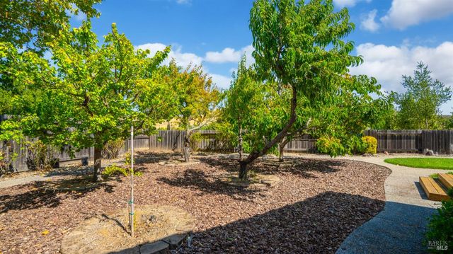 124 Cannes Ct, Fairfield, CA 94534