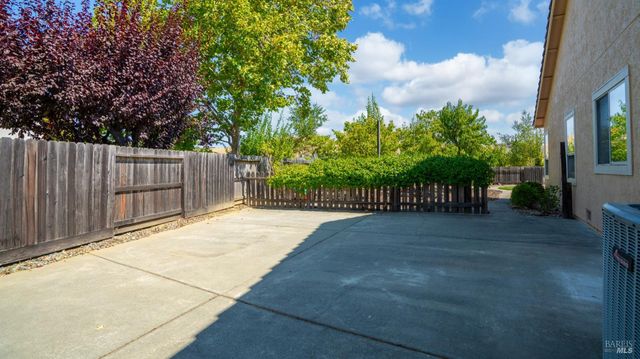 124 Cannes Ct, Fairfield, CA 94534