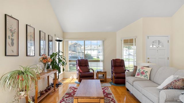 124 Cannes Ct, Fairfield, CA 94534