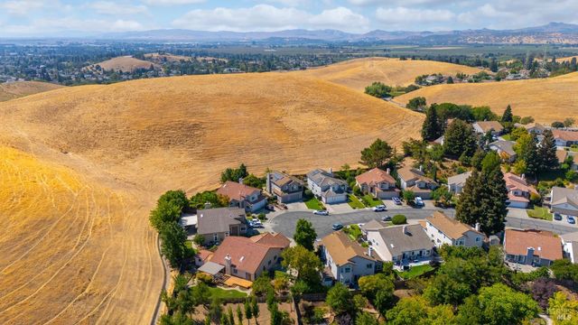 124 Cannes Ct, Fairfield, CA 94534