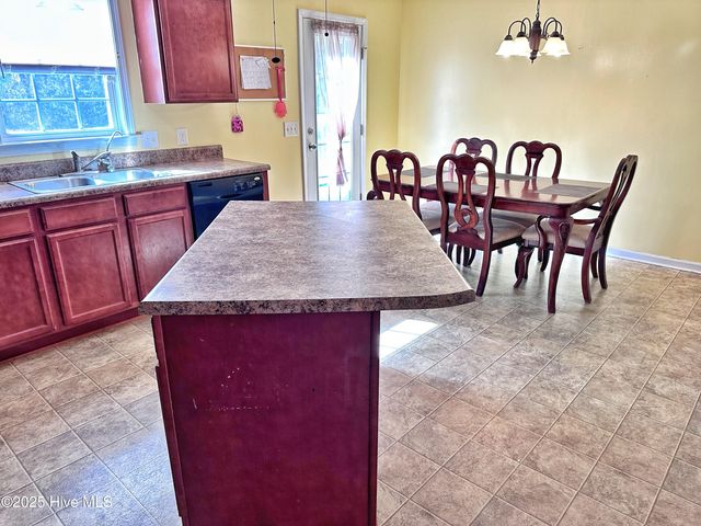 202 Scout Lane, Chinquapin, NC 28521