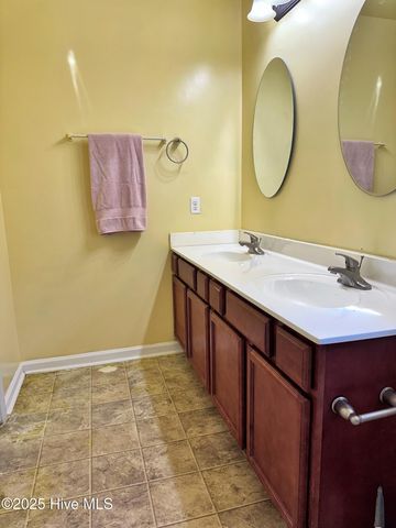 202 Scout Lane, Chinquapin, NC 28521