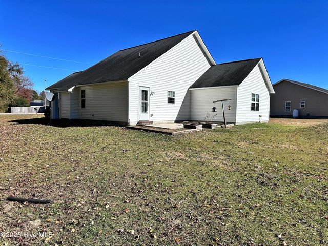 202 Scout Lane, Chinquapin, NC 28521