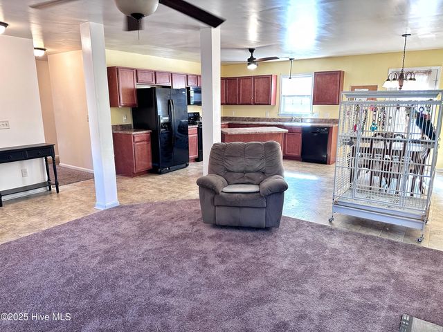 202 Scout Lane, Chinquapin, NC 28521