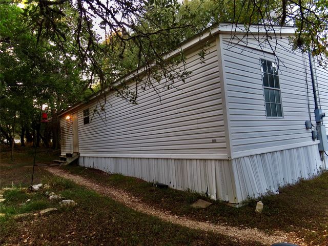 743 Oak MDWS, San Marcos, TX 78666