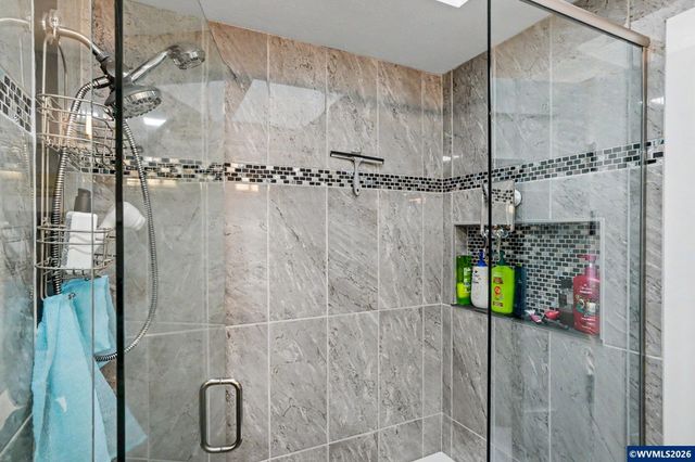 1450 Beaumont Dr NW, Salem, OR 97304