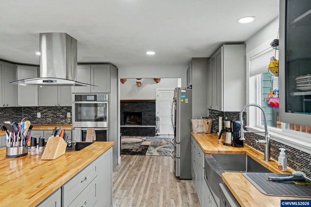 1450 Beaumont Dr NW, Salem, OR 97304