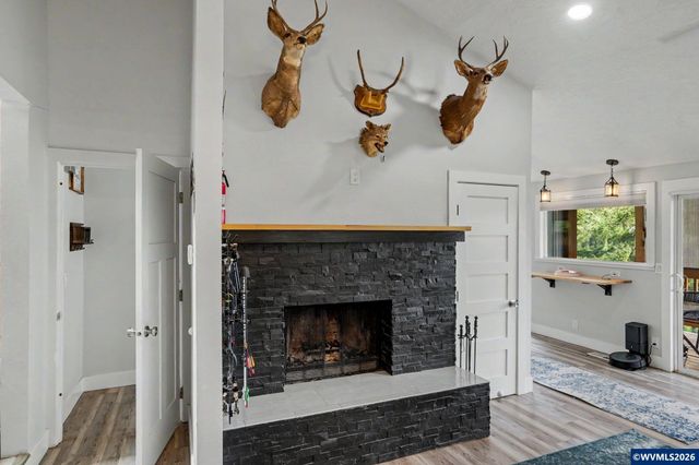 1450 Beaumont Dr NW, Salem, OR 97304