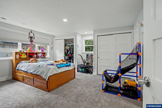 1450 Beaumont Dr NW, Salem, OR 97304