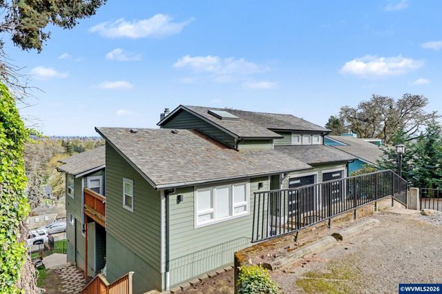 1450 Beaumont Dr NW, Salem, OR 97304