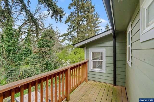 1450 Beaumont Dr NW, Salem, OR 97304