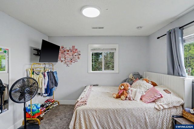 1450 Beaumont Dr NW, Salem, OR 97304