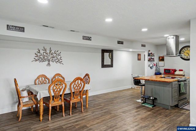 1450 Beaumont Dr NW, Salem, OR 97304