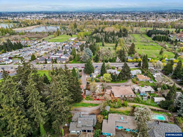 1450 Beaumont Dr NW, Salem, OR 97304