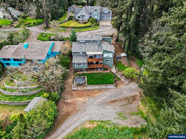 1450 Beaumont Dr NW, Salem, OR 97304