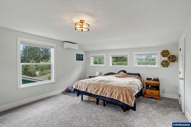 1450 Beaumont Dr NW, Salem, OR 97304