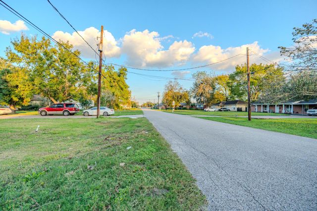 5107 Sycamore Avenue, Pasadena, TX 77503