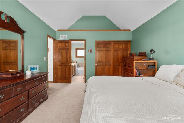 78 Forestview Lane, Aurora, IL 60502