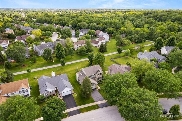 78 Forestview Lane, Aurora, IL 60502