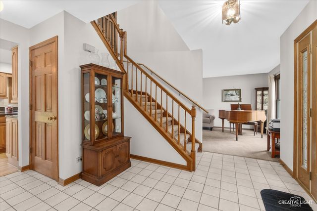 78 Forestview Lane, Aurora, IL 60502