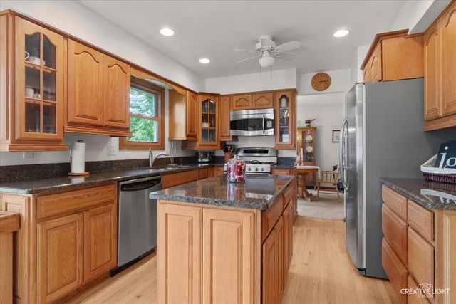 78 Forestview Lane, Aurora, IL 60502