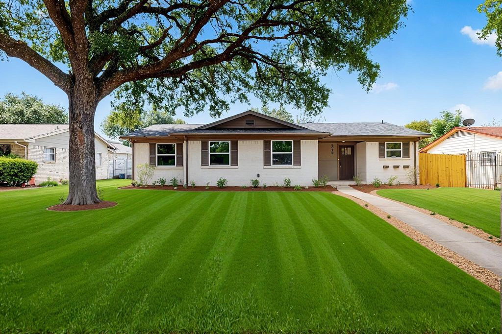 5920 Keeneland Parkway, Dallas, TX 75211