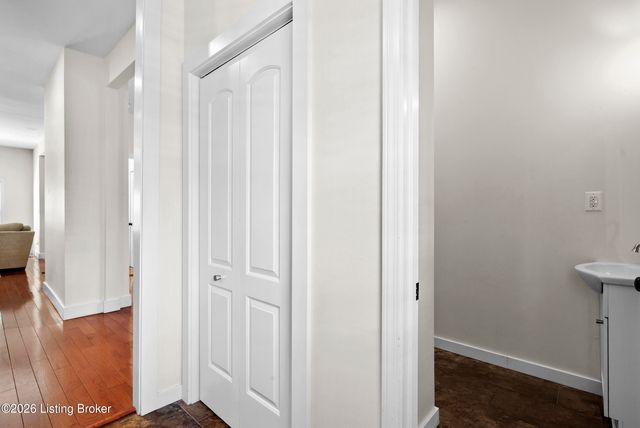 1825 Sherwood Ave, Louisville, KY 40205