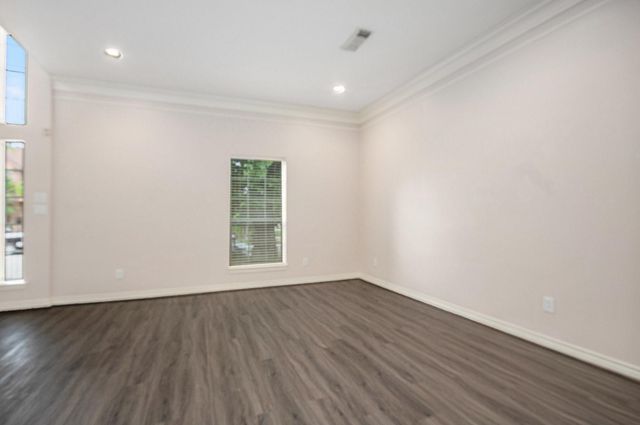 5001 Jackson Street, Houston, TX 77004