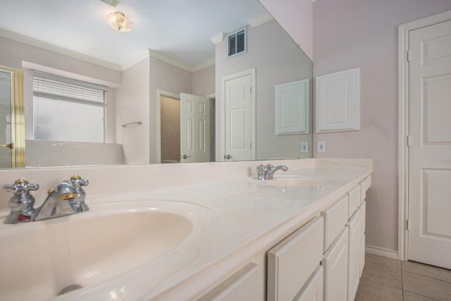 5001 Jackson Street, Houston, TX 77004