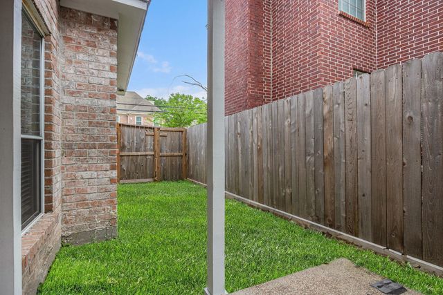 5001 Jackson Street, Houston, TX 77004