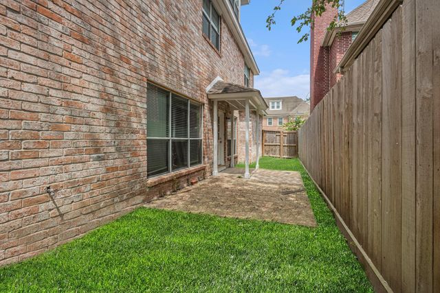 5001 Jackson Street, Houston, TX 77004