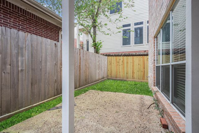 5001 Jackson Street, Houston, TX 77004