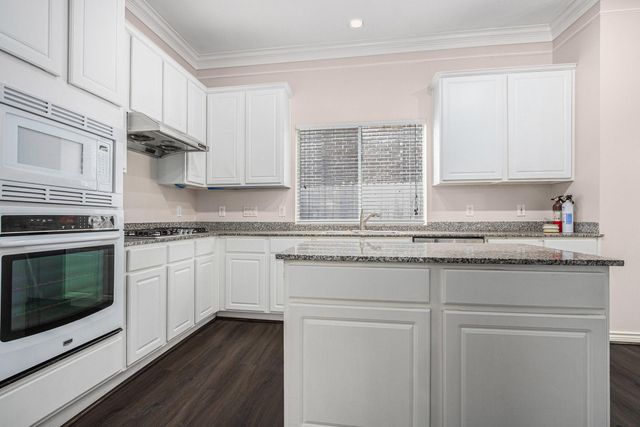 5001 Jackson Street, Houston, TX 77004