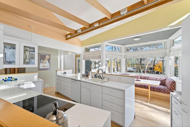 555 Montcalm Place, Saint Paul, MN 55116