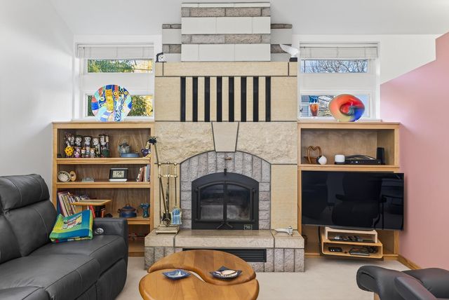 555 Montcalm Place, Saint Paul, MN 55116