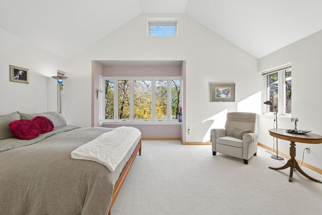 555 Montcalm Place, Saint Paul, MN 55116