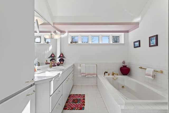 555 Montcalm Place, Saint Paul, MN 55116