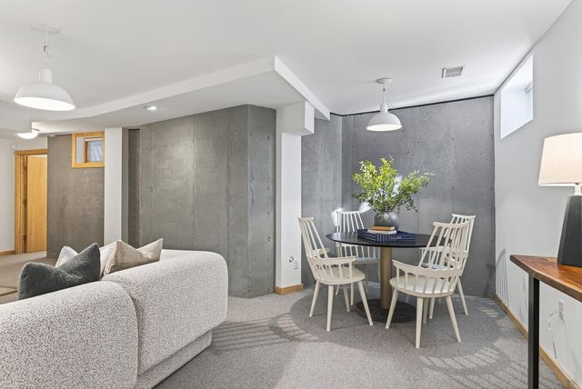 555 Montcalm Place, Saint Paul, MN 55116