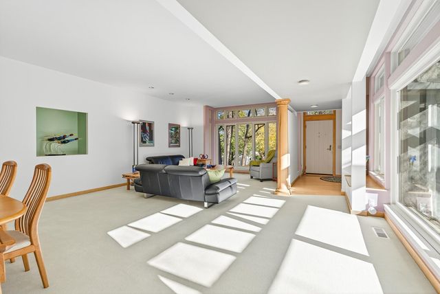 555 Montcalm Place, Saint Paul, MN 55116