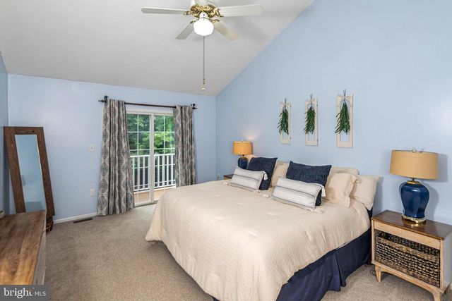 1 HOWE CT, Pennington, NJ 08534