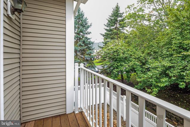 1 HOWE CT, Pennington, NJ 08534